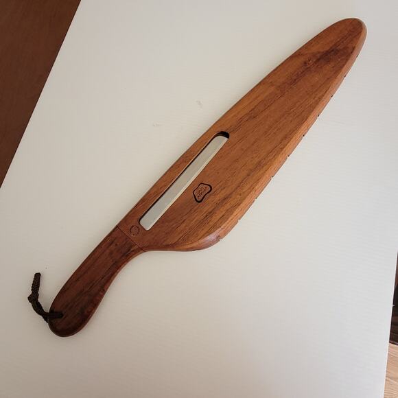 Sant Anooka Wooden cutting board with serrated Bergman Solingen bread knife - Picture 11 of 15